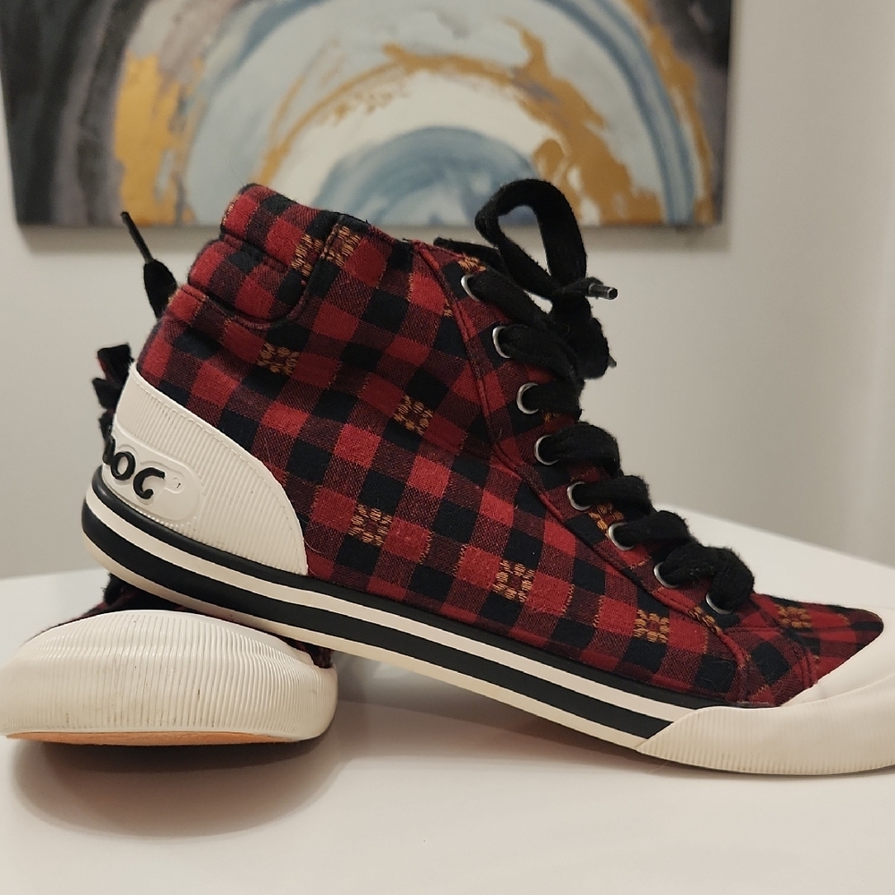 Rocket Dog Red and Black Plaid Sneakers